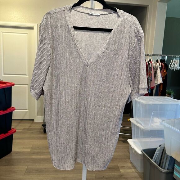 NWOT ZARA Women’s Silver/Light Gray Deep V-Neck  Ribbed  Oversized Blouse Top- S - Picture 2 of 6